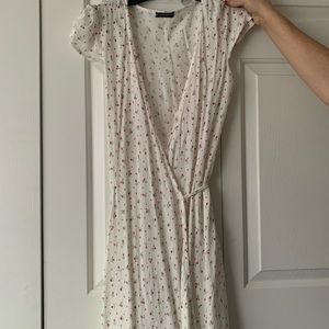 Classic brandy Melville wrap dress